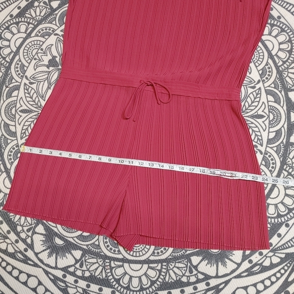 CLUB Monaco Viga Romper Size 4 - Picture 11 of 16